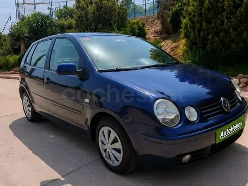 Usado VW Polo Trendline 64 CV (47 kW) 2003 Azul Berlina