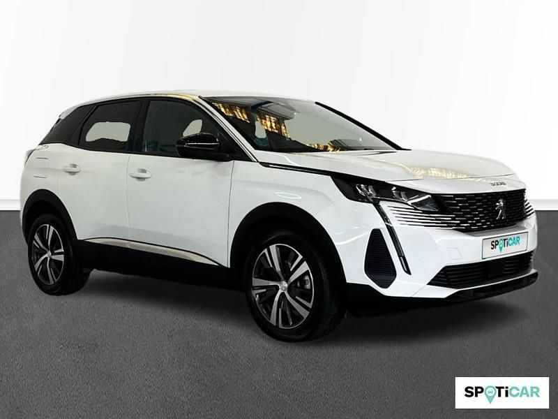 Usado Peugeot 3008 Allure 136 CV (100 kW) 2024 Blanco SUV