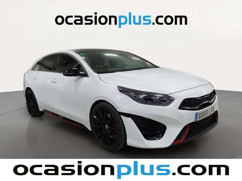 Usado Kia ProCeed GT 204 CV (150 kW) 2022 Blanco Familiar