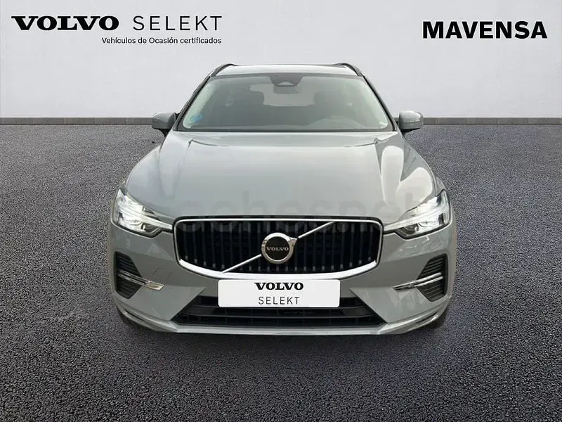 Usado Volvo XC60 Core 197 CV (144 kW) 2024 Gris / plata SUV