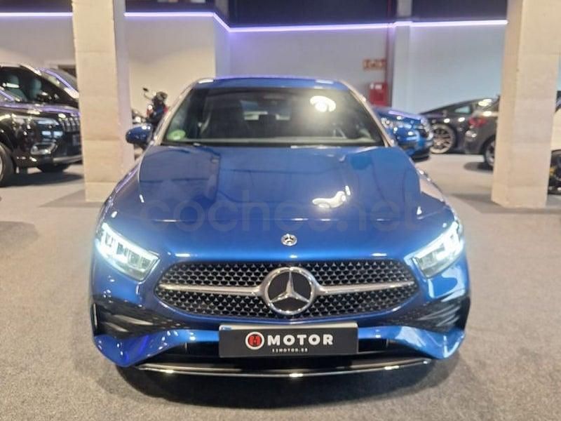 Usado Mercedes A180 116 CV (85 kW) 2024 Azul Berlina