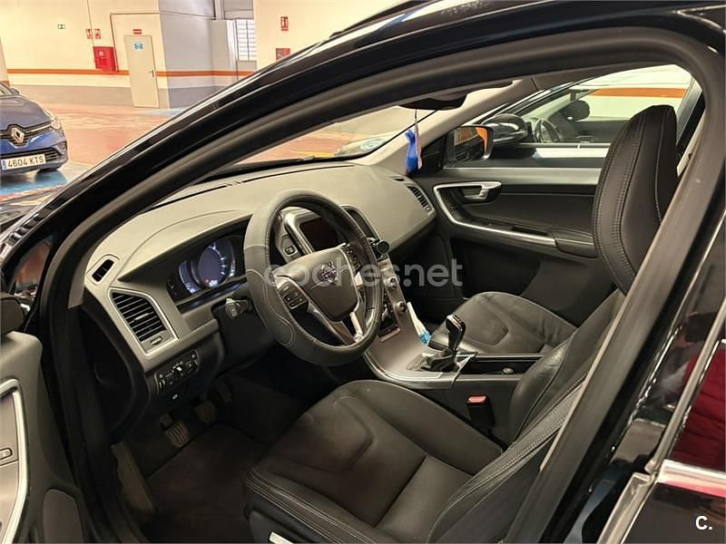 Usado Volvo XC60 Momentum 190 CV (139 kW) 2017 Negro SUV