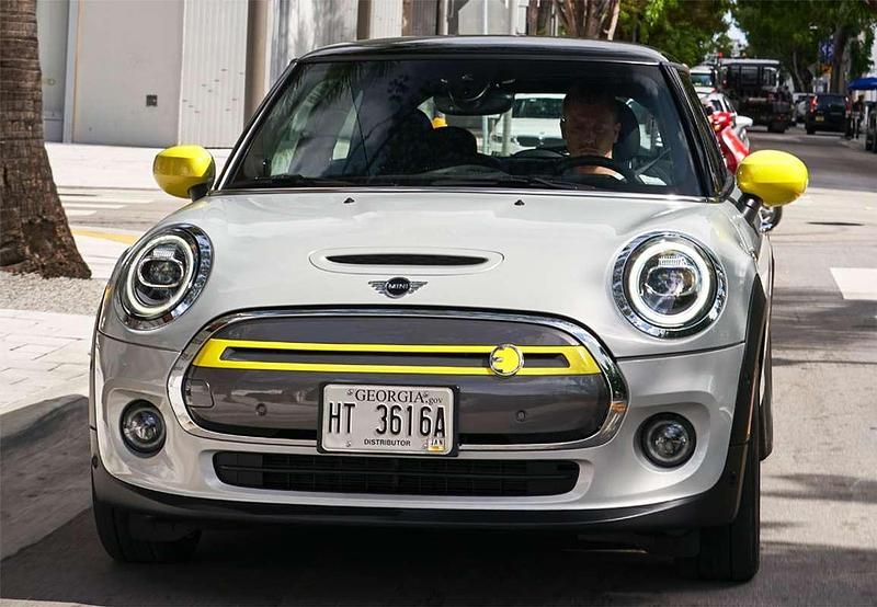 Usado Mini Cooper SE 135 kW (184 CV) 2020 Negro Utilitario