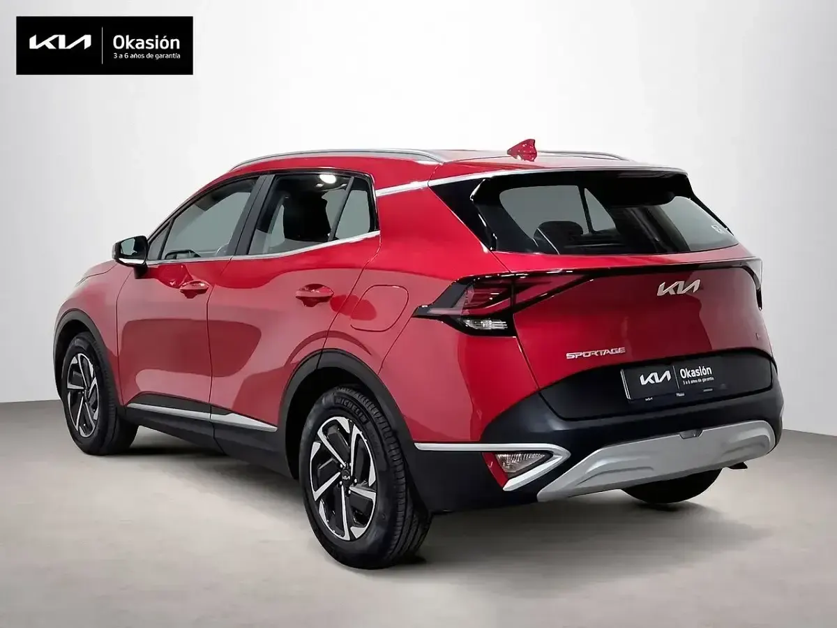 Usado Kia Sportage 150 CV (110 kW) 2023 Rojo SUV