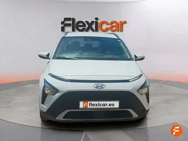 Usado Hyundai Bayon 100 CV (73 kW) 2022 Blanco SUV
