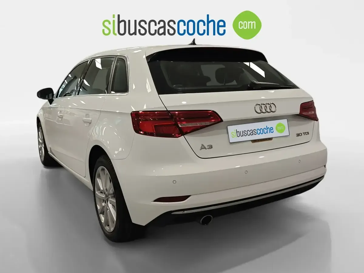 Usado Audi A3 Design 115 CV (84 kW) 2019 Blanco Berlina