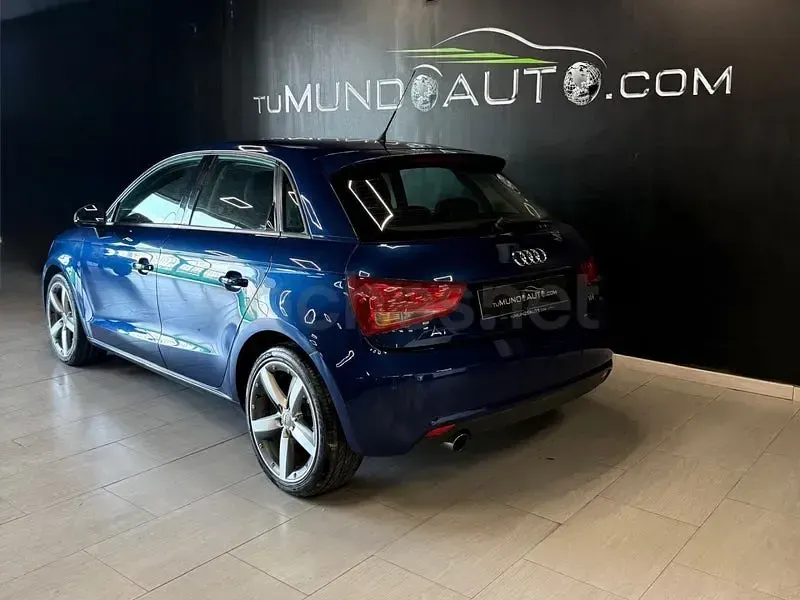 Usado Audi A1 Sportback Ambition 105 CV (77 kW) 2013 Azul Utilitario