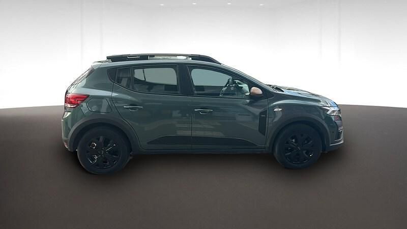 Usado Dacia Sandero Extreme 100 CV (73 kW) 2025 Verde Berlina