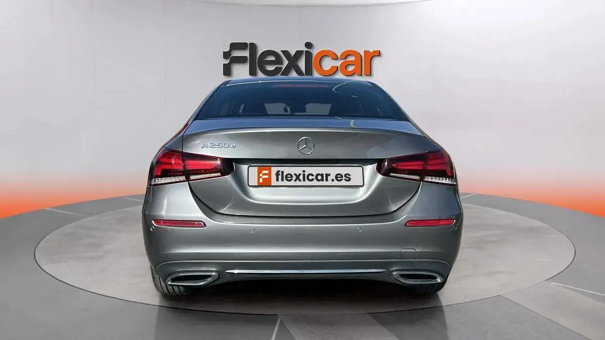 Usado Mercedes A250 218 CV (160 kW) 2022 Gris Berlina