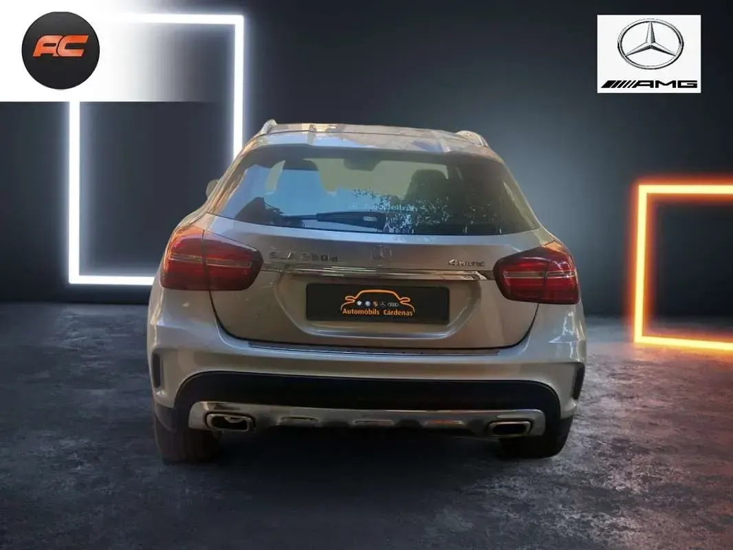 Usado Mercedes GLA220 177 CV (130 kW) 2018 Gris SUV