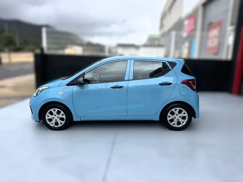 Usado Hyundai i10 67 CV (49 kW) 2014 Azul Utilitario