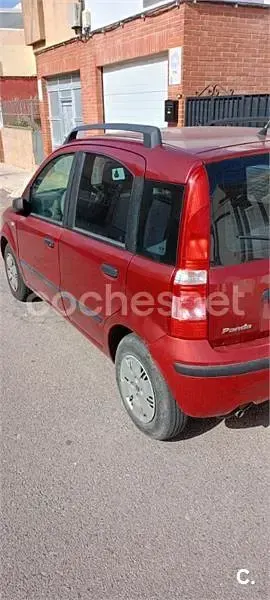 Usado Fiat Panda Dynamic 60 CV (44 kW) 2006 Rojo Utilitario
