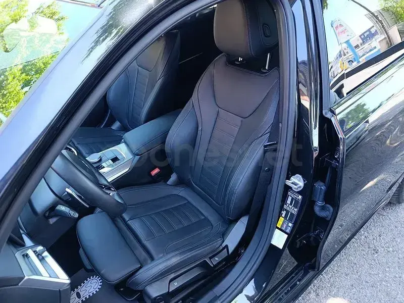Usado BMW 330e 292 CV (214 kW) 2025 Negro Berlina