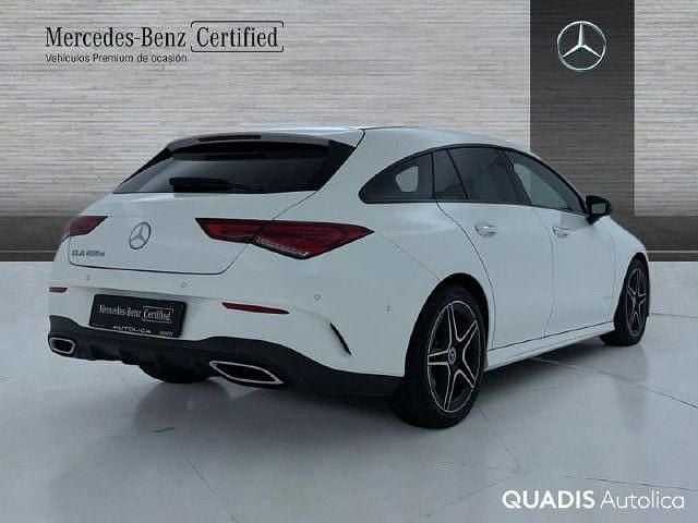 Usado Mercedes CLA200 Shooting Brake AMG line 150 CV (110 kW) 2023 Blanco polar Familiar