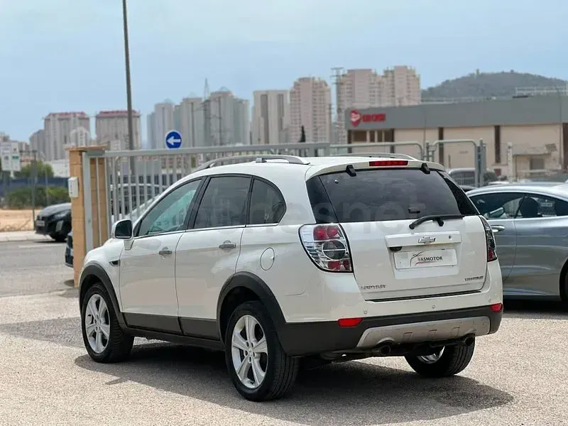Usado Chevrolet Captiva LTZ 184 CV (135 kW) 2011 Blanco SUV