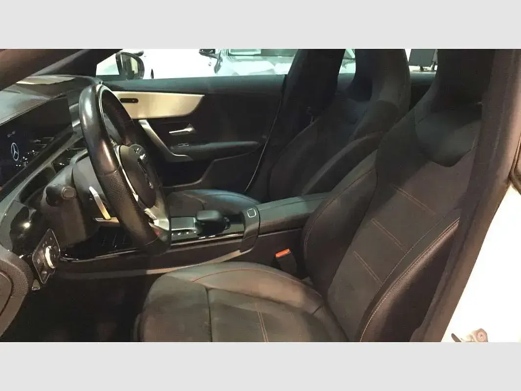 Usado Mercedes CLA200 150 CV (110 kW) 2022 Gris Berlina
