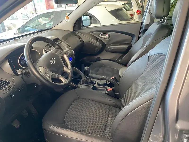 Usado Hyundai ix35 135 CV (99 kW) 2013 Gris / plata SUV