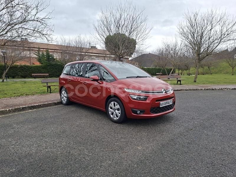 Usado Citroën Grand C4 Picasso Shine 120 CV (88 kW) 2015 Granate Monovolumen