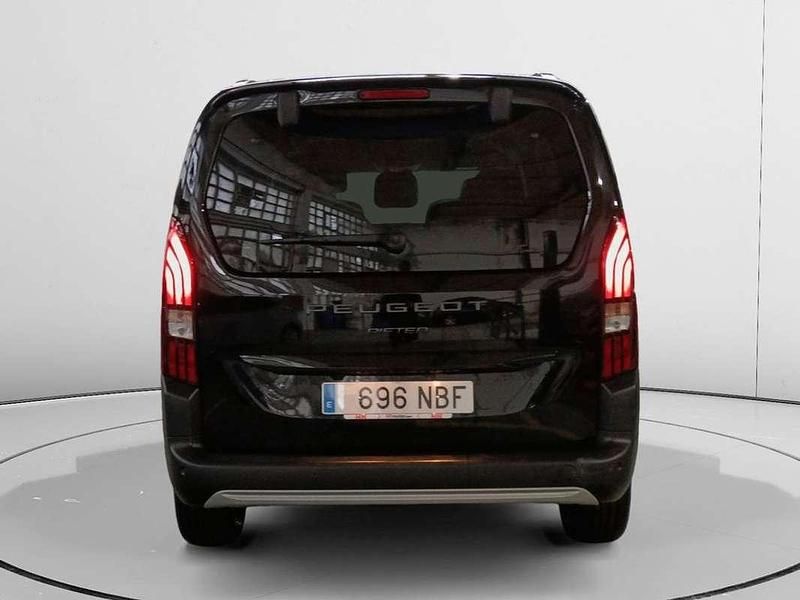 Usado Peugeot Rifter GT 132 CV (97 kW) 2024 Gris Monovolumen