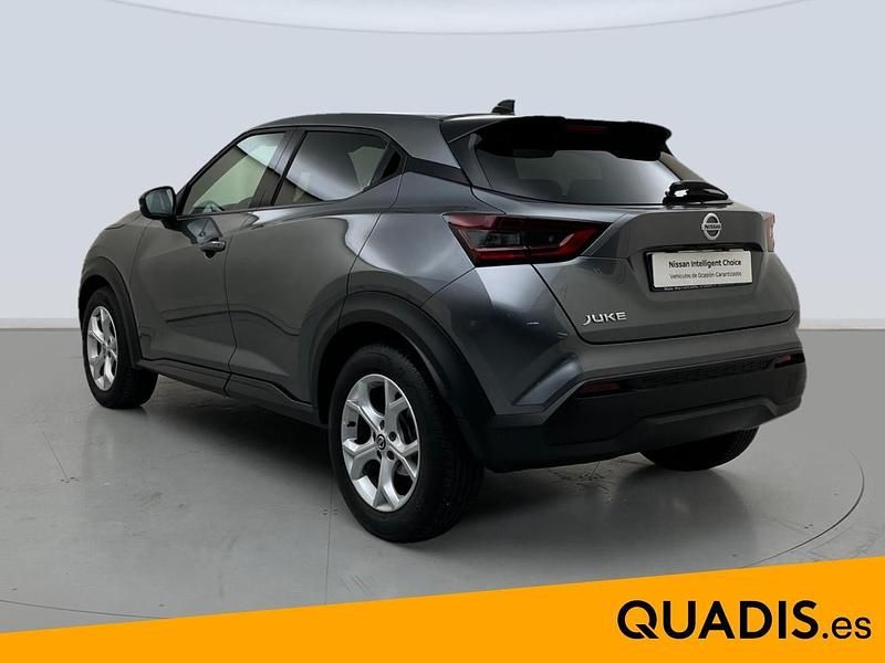Usado Nissan Juke N-Connecta 114 CV (83 kW) 2022 Gris SUV