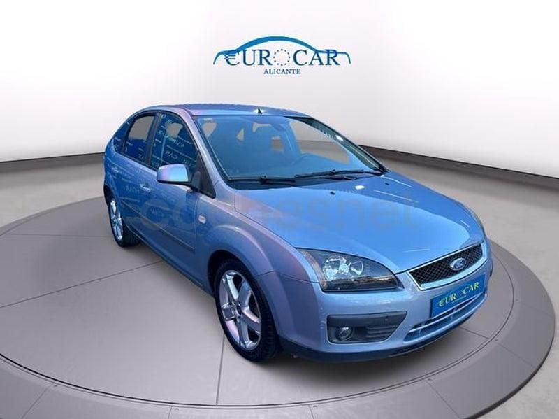 Usado Ford Focus Ghia 136 CV (100 kW) 2006 Azul Berlina