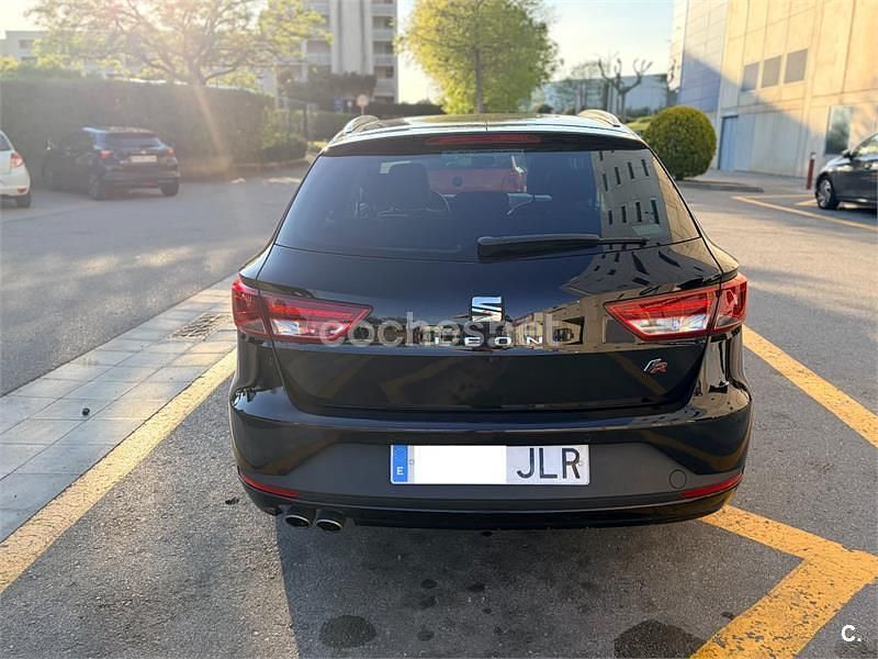 Käytetty Seat Leon ST FR 150 HP (110 kW) 2016 Musta Farmari