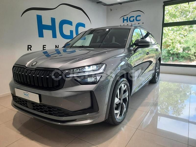 Gris / plata Usado 2025 Skoda Kodiaq SportLine SUV | 43.990 € - Imagen 1/4