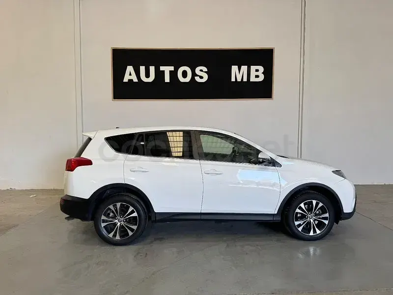 Usado Toyota RAV4 Advance 124 CV (91 kW) 2015 Blanco SUV