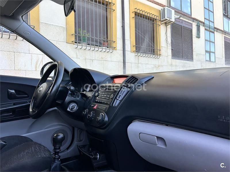 Usado Kia Ceed Active 115 CV (84 kW) 2010 Negro Utilitario