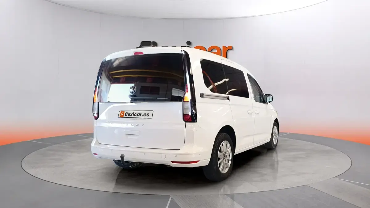 Usado VW Caddy California 102 CV (75 kW) 2024 Blanco Monovolumen