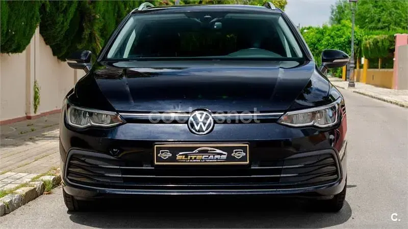 Usado VW Golf VIII 115 CV (84 kW) 2022 Negro Familiar