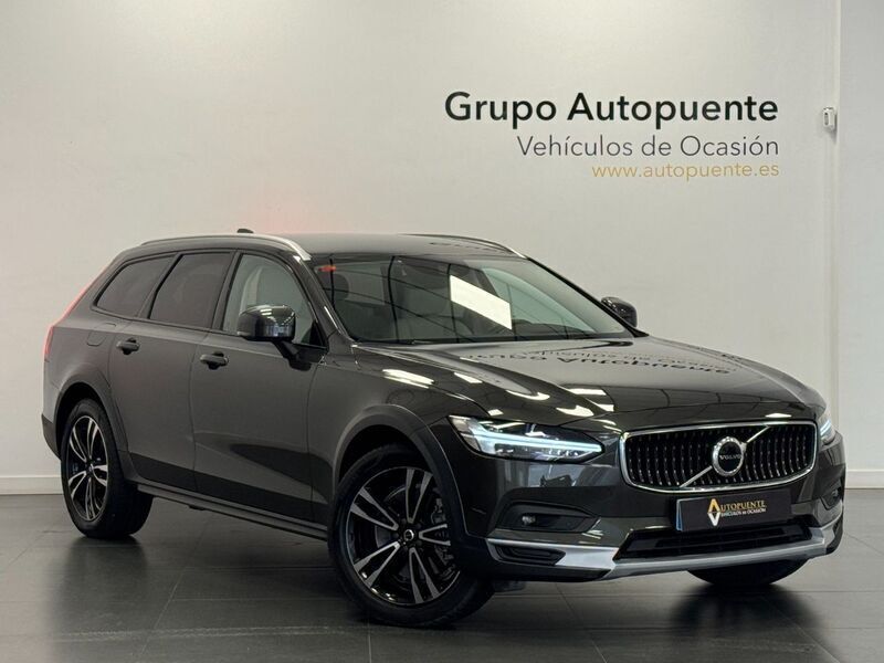 Gris / plata Usado 2021 Volvo V90 CC Familiar | 30.390 € (Precio justo) - Imagen 1/4