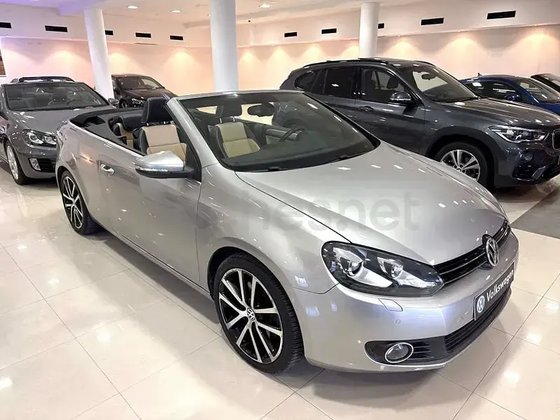 Usado VW Golf Cabriolet 140 CV (102 kW) 2012 Gris / plata Descapotable