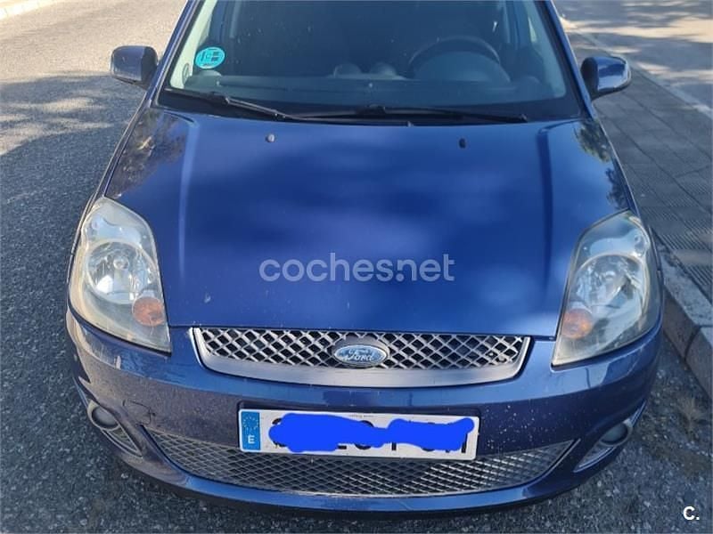 Usado Ford Fiesta Ghia 80 CV (58 kW) 2006 Azul Utilitario