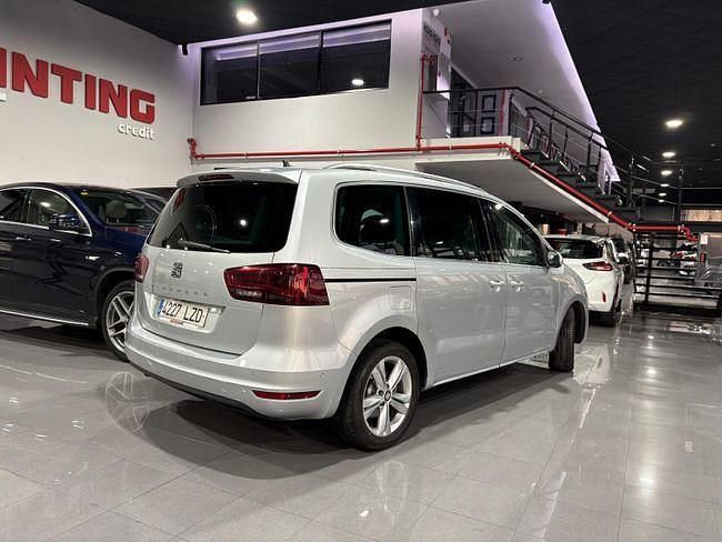Usado Seat Alhambra Style 150 CV (110 kW) 2022 Gris / plata Monovolumen