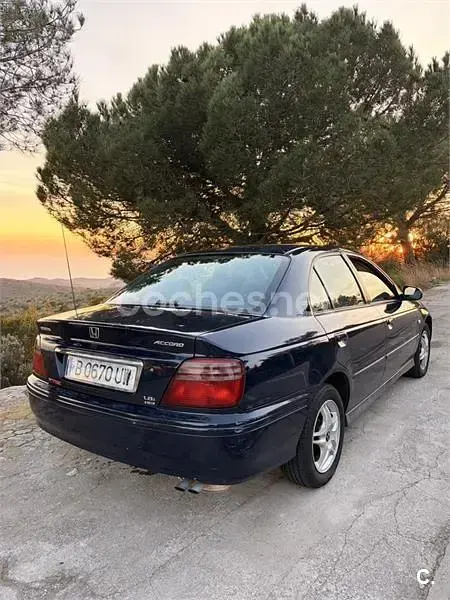 Usado Honda Accord LS 136 CV (100 kW) 1998 Azul Berlina