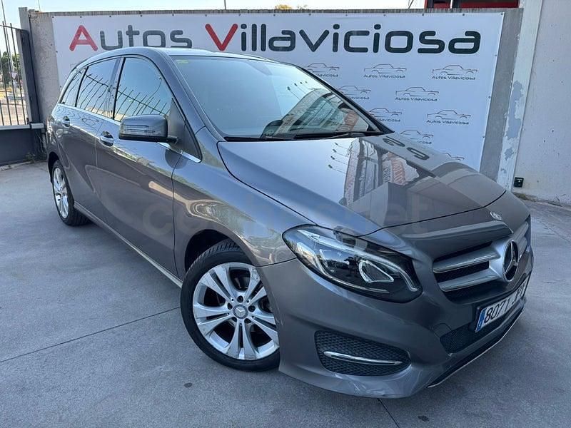 Usado Mercedes B180 Urban 109 CV (80 kW) 2016 Gris / plata Monovolumen
