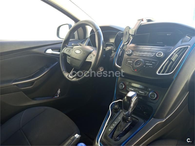 Gris / plata Usado 2015 Ford Focus Trend Berlina | 7800 € (Precio justo) - Imagen 1/4