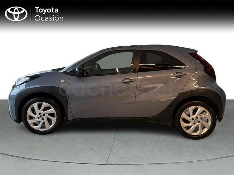 Usado Toyota Aygo X Play 72 CV (52 kW) 2025 Gris / plata SUV