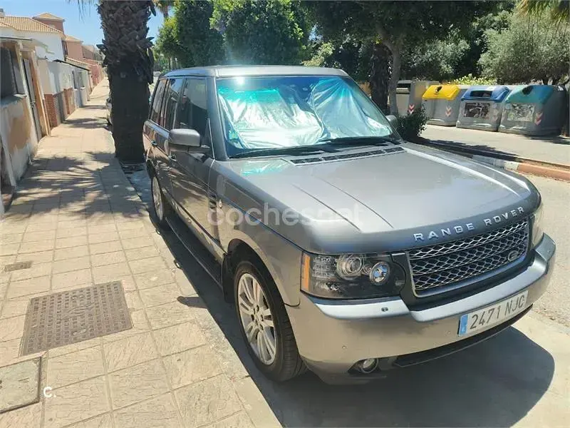 Usado Land Rover Range Rover Autobiography 272 CV (200 kW) 2011 Gris / plata SUV