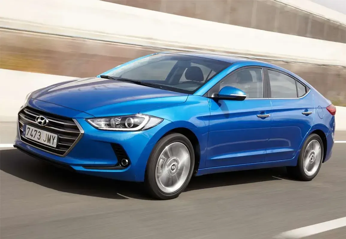 Usado Hyundai Elantra 135 CV (99 kW) 2017 Gris Utilitario