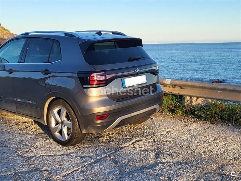 Usado VW T-Cross Sportline 110 CV (80 kW) 2021 Gris / plata SUV