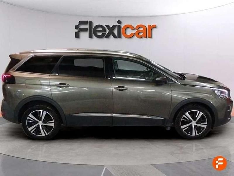Usado Peugeot 5008 Allure 131 CV (96 kW) 2020 Verde SUV