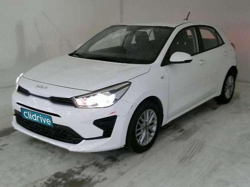 Usado Kia Rio 101 CV (74 kW) 2022 Blanco Utilitario
