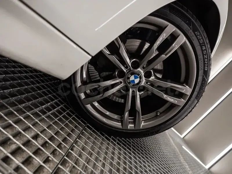 Usado BMW 320 M Sport 190 CV (139 kW) 2018 Blanco Familiar