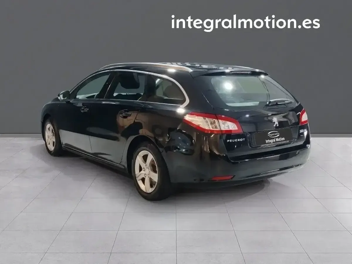 Usado Peugeot 508 SW Active 111 CV (81 kW) 2012 Negro Familiar