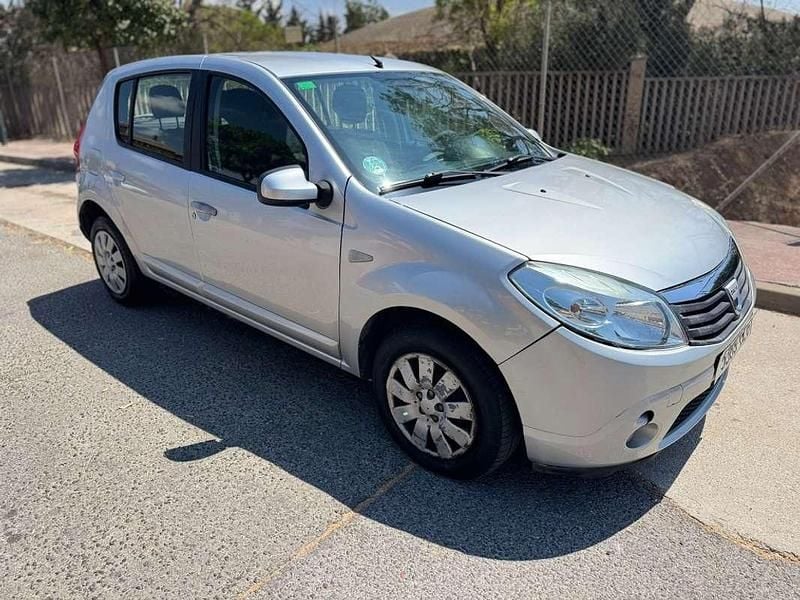 Gris Usado 2009 Dacia Sandero Ambiance Utilitario | 4999 € (Caro) - Imagen 1/4