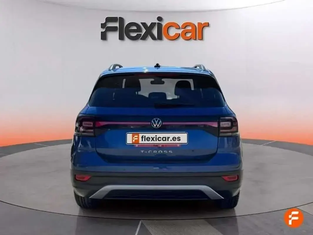 Usado VW T-Cross Advance 110 CV (80 kW) 2023 Azul SUV