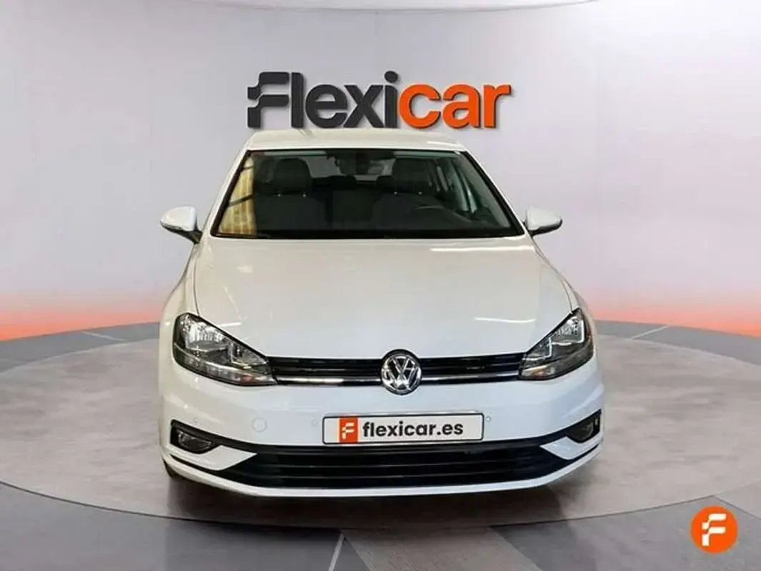 Usado VW Golf VII 116 CV (85 kW) 2019 Beige Utilitario