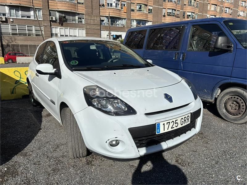 Usado Renault Clio II Exception 101 CV (74 kW) 2010 Blanco Berlina